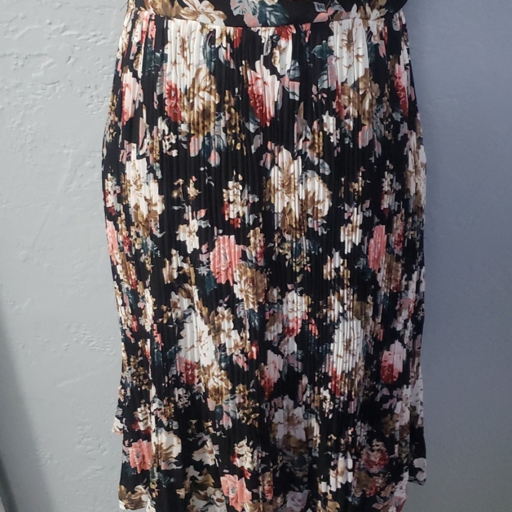 BRAND NEW! Floral Midi Dress - Picture 8 of 9